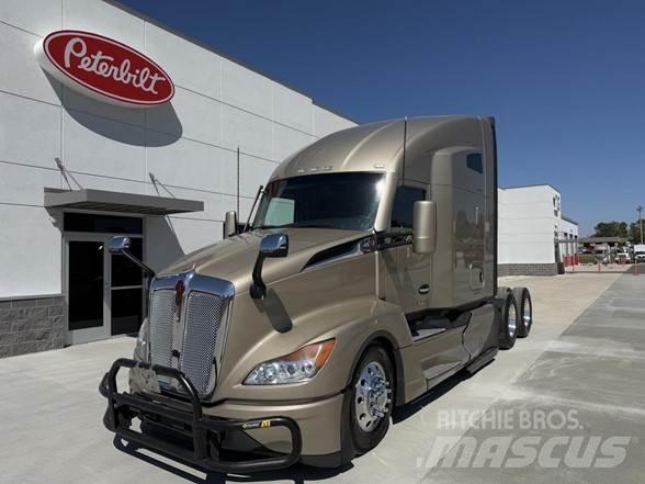 Kenworth T680 Prime Movers
