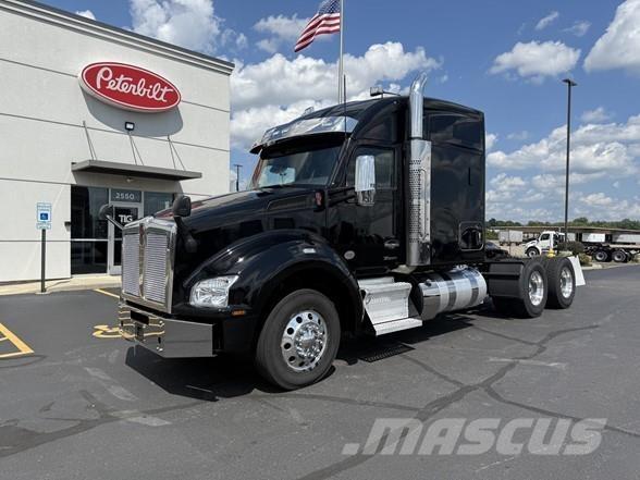 Kenworth T880 Prime Movers