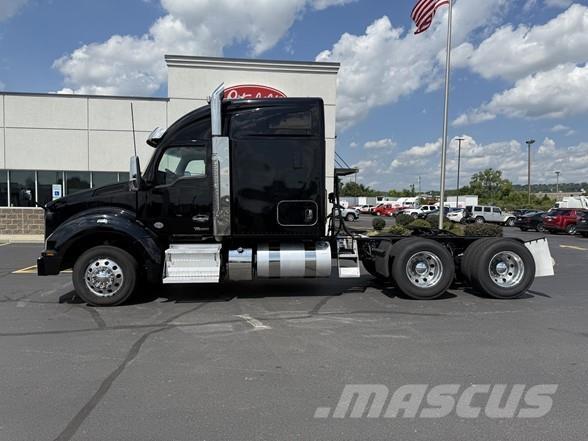 Kenworth T880 Prime Movers