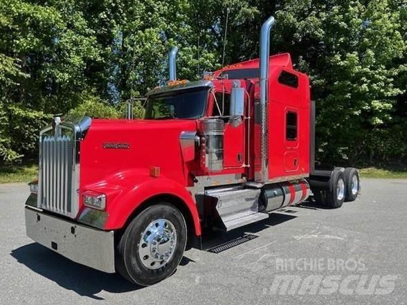 Kenworth W900 Prime Movers