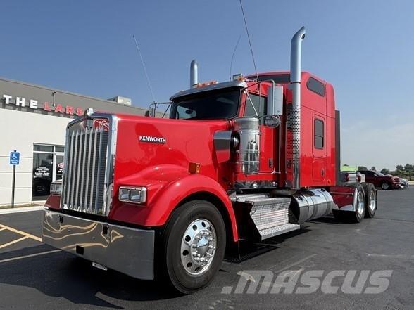 Kenworth W900 Prime Movers
