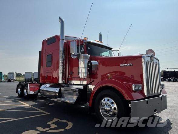 Kenworth W900 Prime Movers