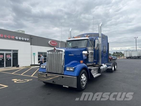 Kenworth W900 Prime Movers