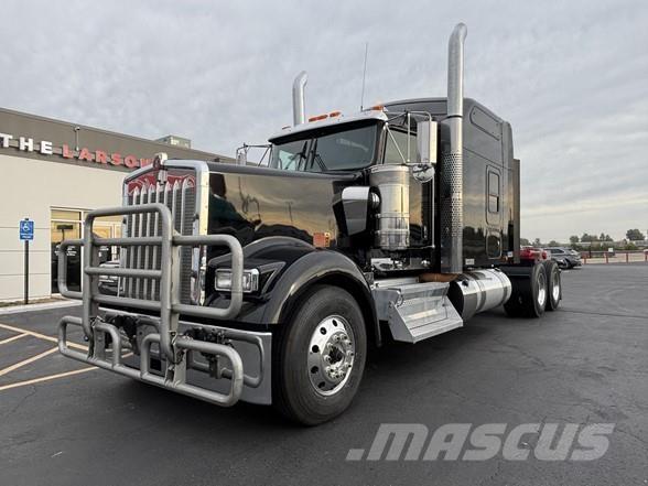 Kenworth W900 Prime Movers