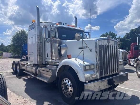 Kenworth W900B Prime Movers