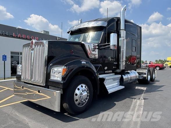 Kenworth W990 Prime Movers