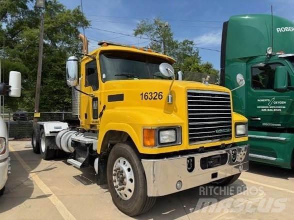 Mack PINNACLE CHU613 Prime Movers