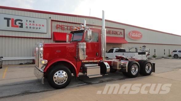 Peterbilt 389 Prime Movers
