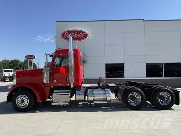Peterbilt 389 Prime Movers