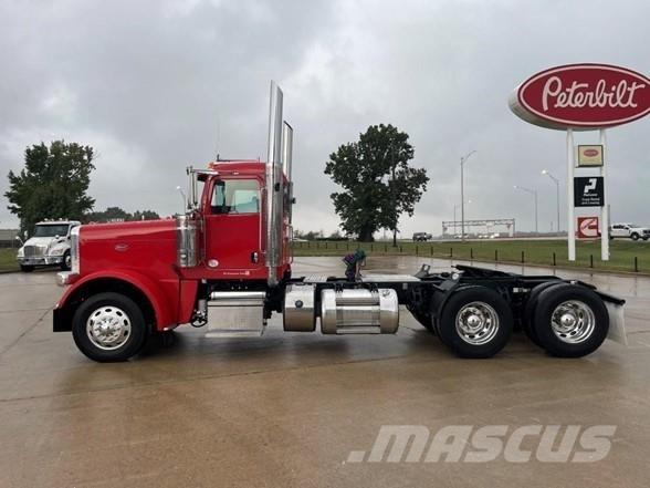 Peterbilt 389 Prime Movers