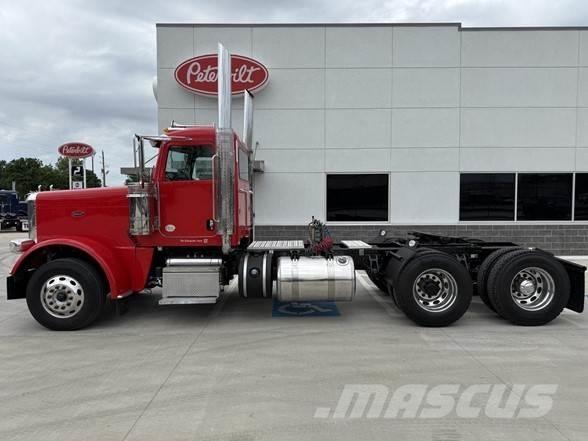 Peterbilt 389 Prime Movers