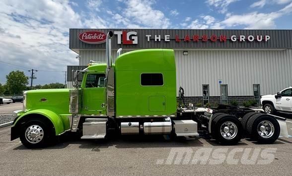 Peterbilt 389 Prime Movers