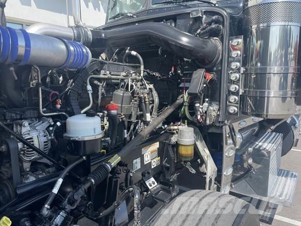 Peterbilt 389 Prime Movers