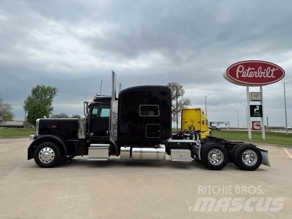 Peterbilt 389 Prime Movers