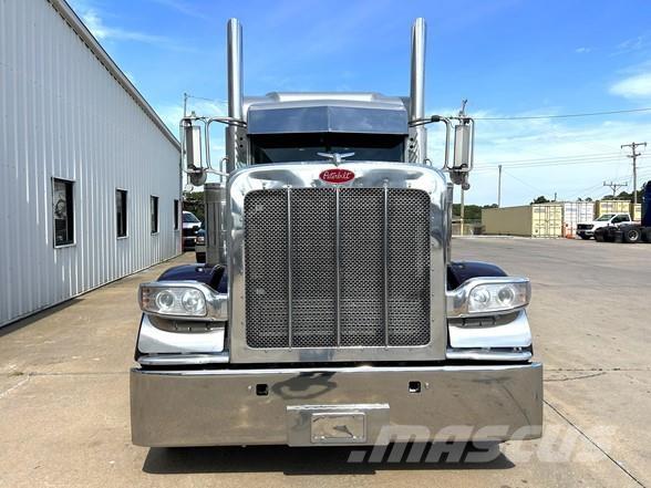 Peterbilt 389 Prime Movers