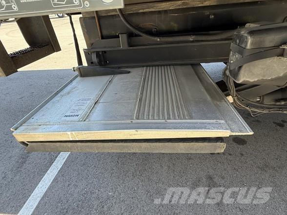 Peterbilt 537 Box trucks