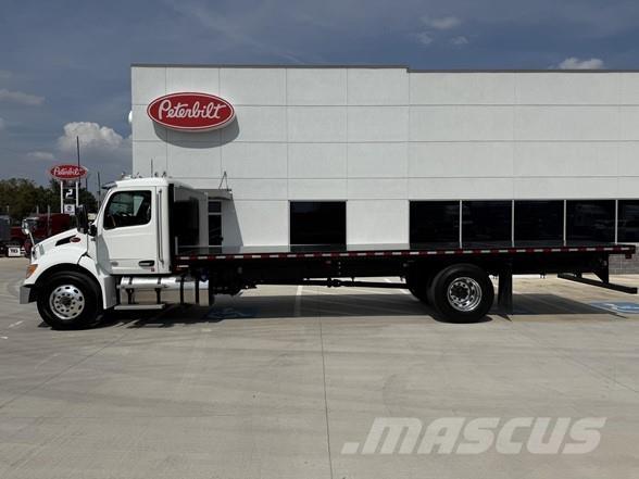 Peterbilt 537 Flatbed / Dropside trucks