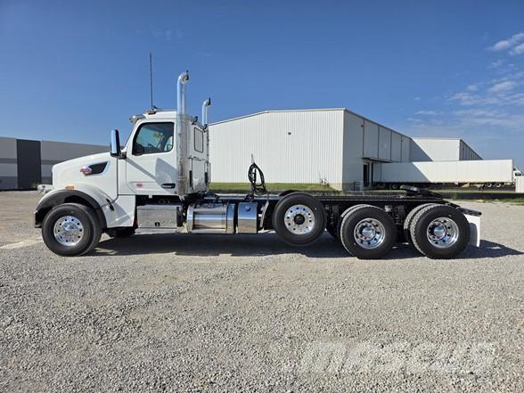 Peterbilt 567 Prime Movers