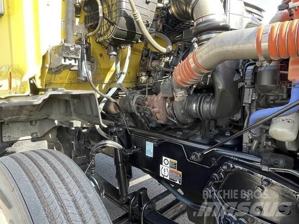 Peterbilt 579 Prime Movers
