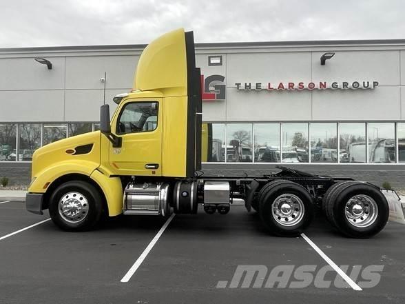 Peterbilt 579 Prime Movers