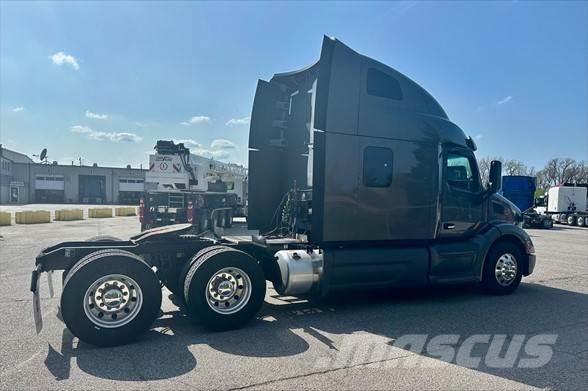 Peterbilt 579 Prime Movers