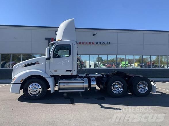 Peterbilt 579 Prime Movers