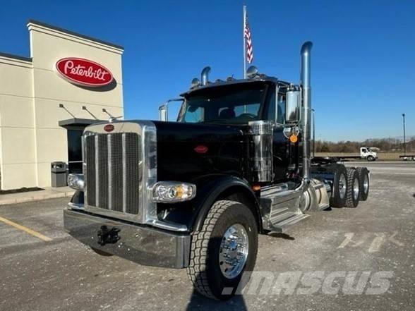 Peterbilt 589 Prime Movers