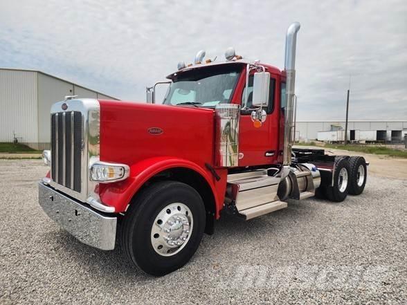 Peterbilt 589 Prime Movers