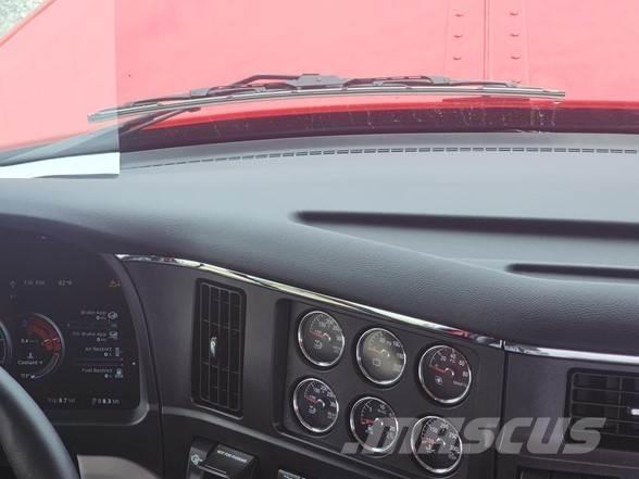 Peterbilt 589 Prime Movers