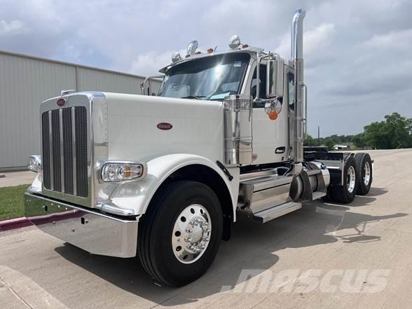Peterbilt 589 Prime Movers