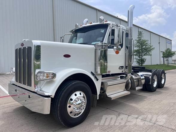 Peterbilt 589 Prime Movers