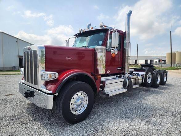 Peterbilt 589 Prime Movers