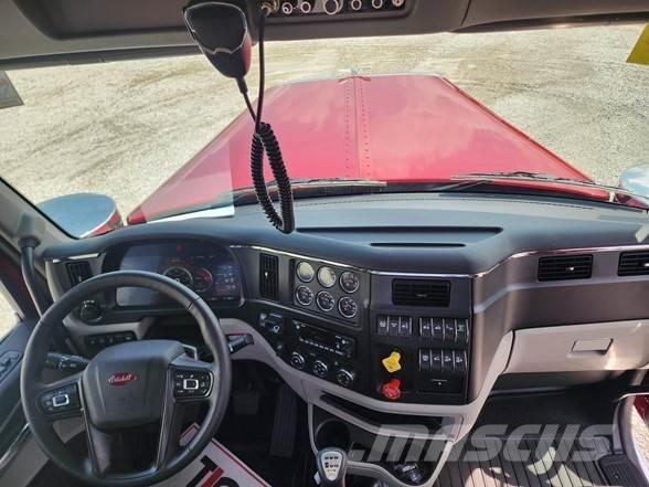 Peterbilt 589 Prime Movers