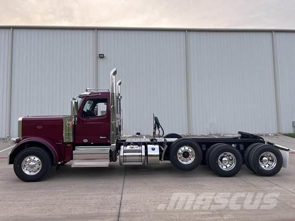 Peterbilt 589 Prime Movers