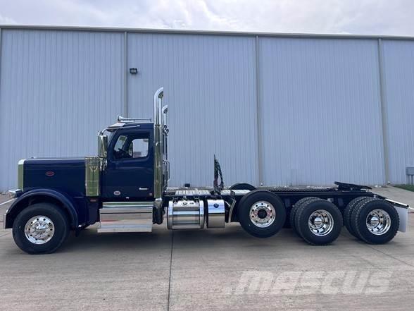 Peterbilt 589 Prime Movers
