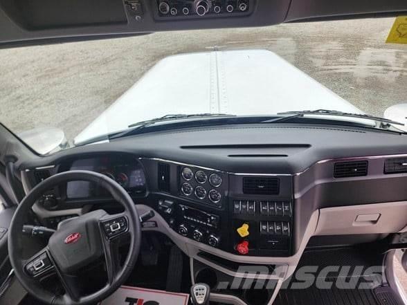Peterbilt 589 Prime Movers