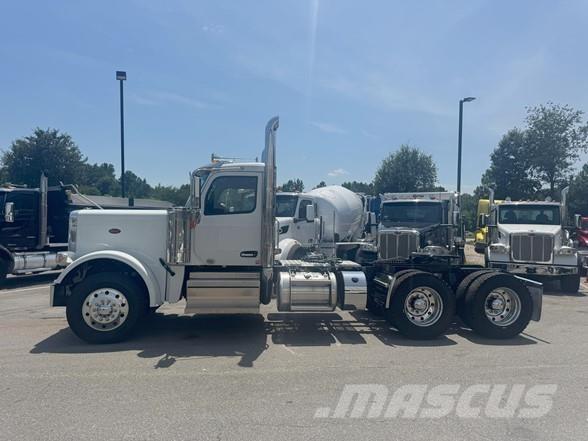 Peterbilt 589 Prime Movers