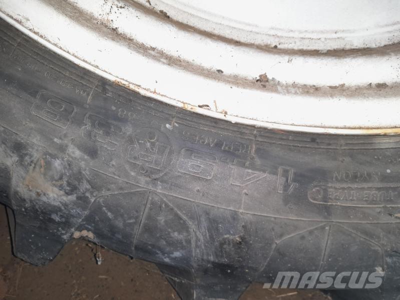 - - -  14,9x38 Tyres, wheels and rims