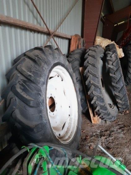  - - -  14,9x38 Tyres, wheels and rims