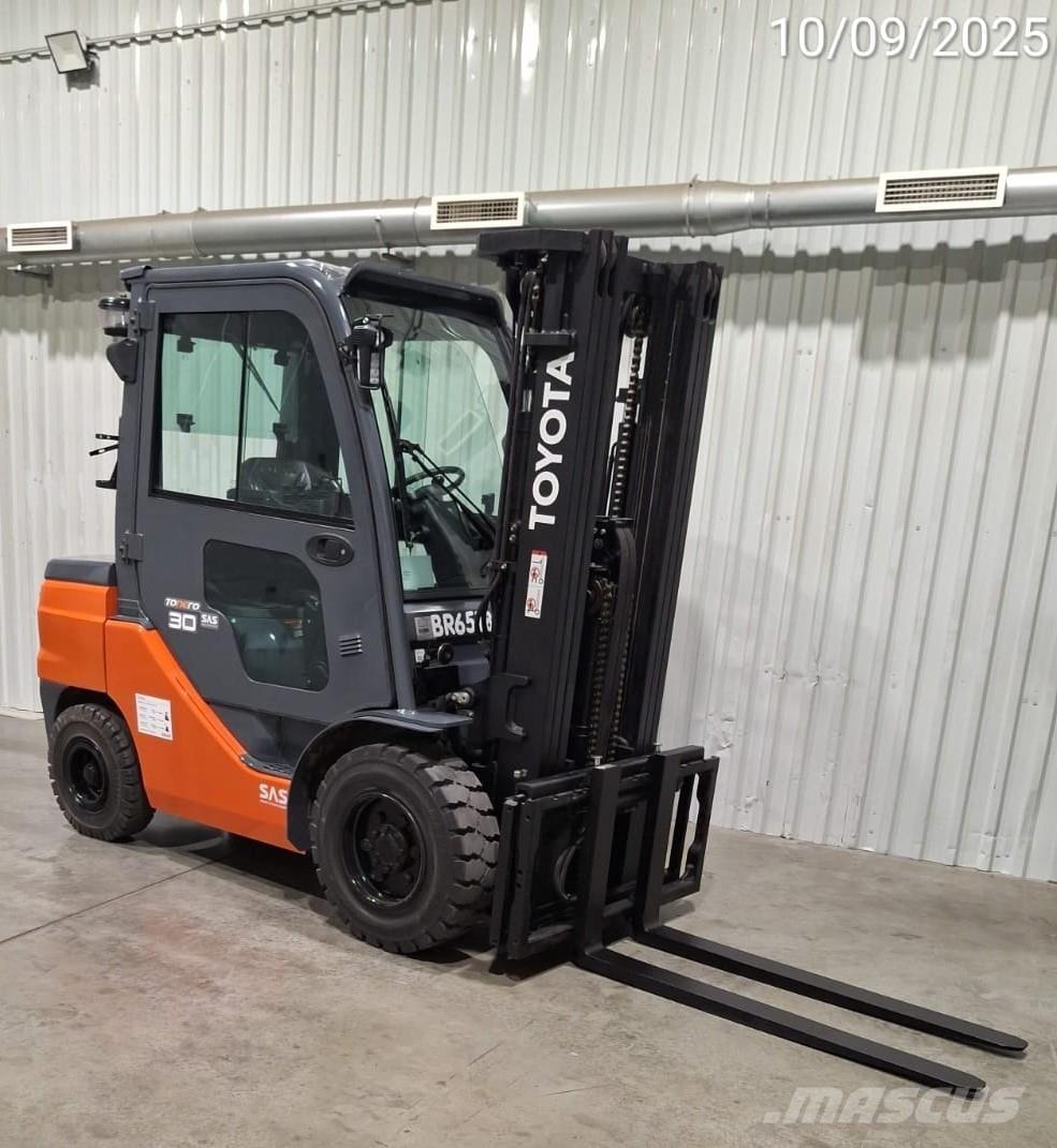 Toyota 52-8FDF30 Diesel trucks