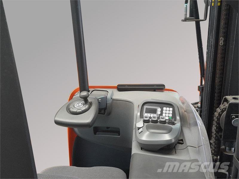 BT RRE140B Reach truck