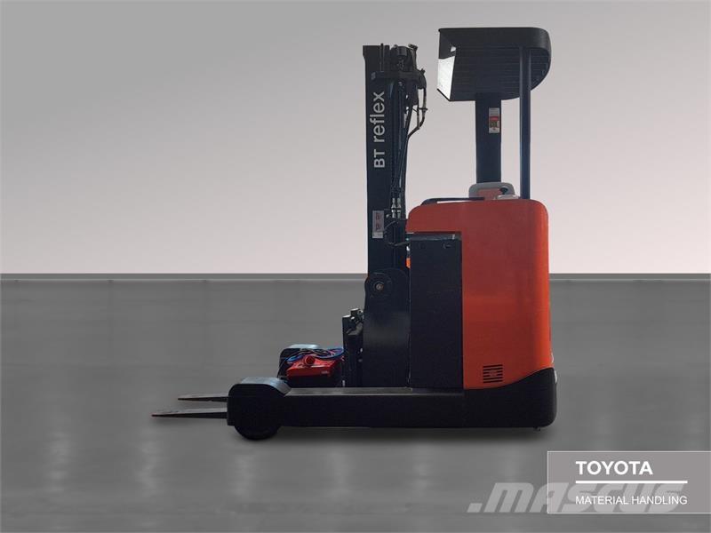BT RRE140B Reach truck