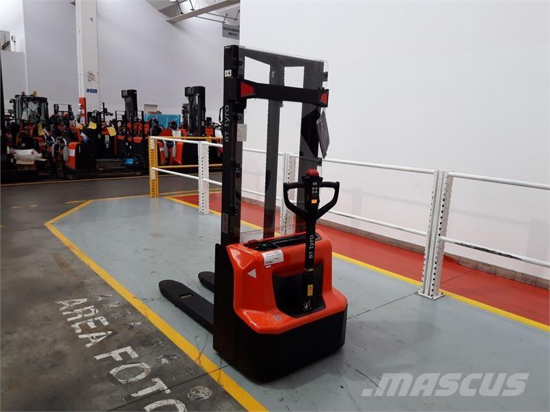 BT SHE100 Hand pallet stackers