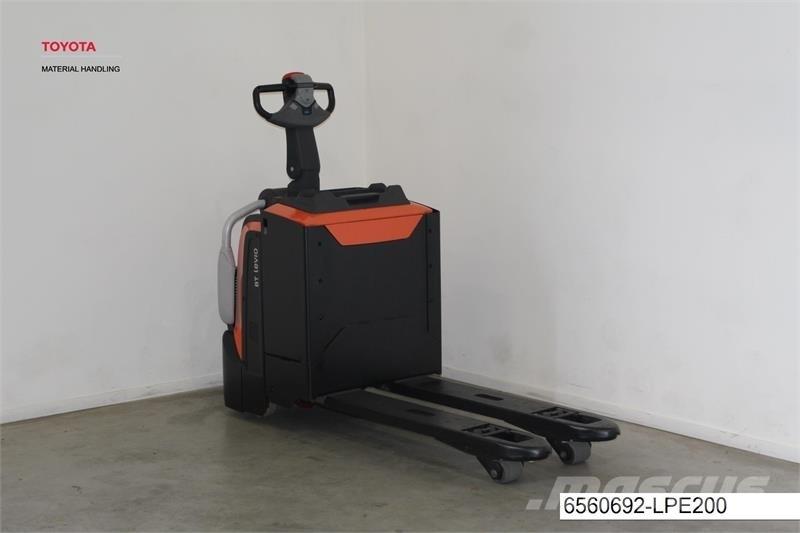BT LPE200 Low lift with platform