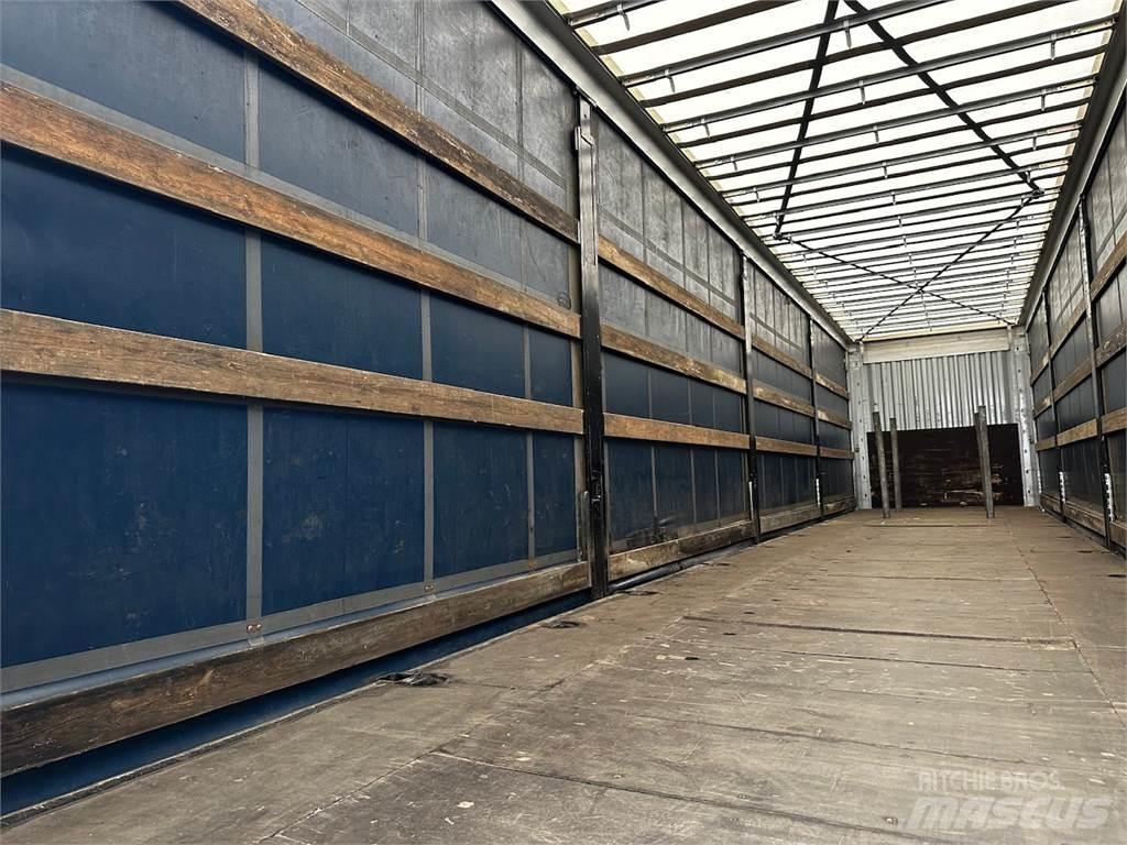 Kässbohrer , Curtain sider semi-trailers