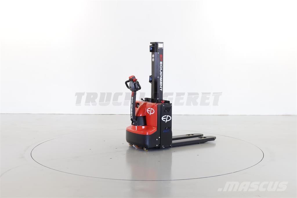 EP ES08-WAI Pedestrian stacker