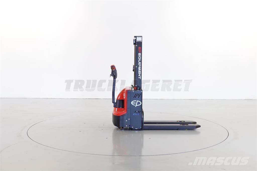 EP ES08-WAI Pedestrian stacker