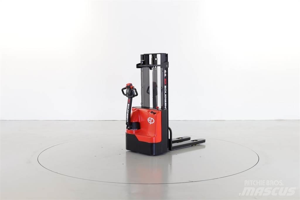 EP ES15-15ES Pedestrian stacker