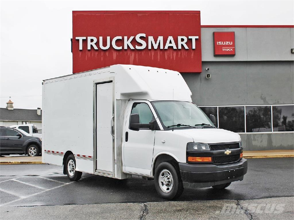 Chevrolet 3500 Box trucks
