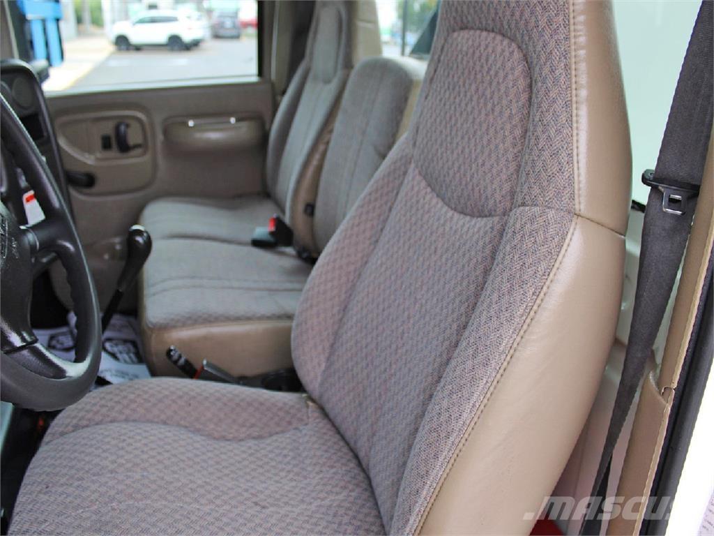 GMC 7500 Wood chip trucks